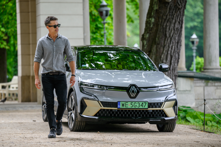 Renault Megane E-Tech Electric i Maciej Zakościelny