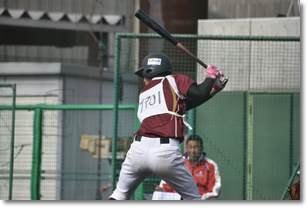 杉浦健二郎選手の野球フォーム画像