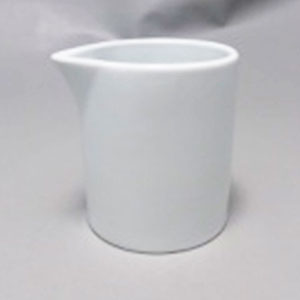 Cremera de porcelana blanca - Galerías el Triunfo - 090007046224