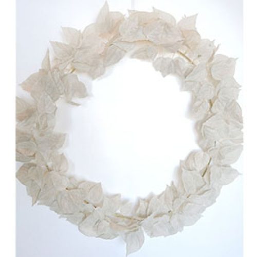 Corona de hojas blancas - Galerías el Triunfo - 022032746194