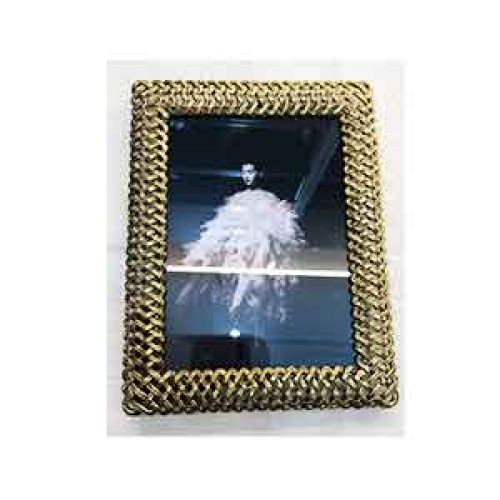 Portarretrato de metal dorado - Galerías el Triunfo - 231001736462
