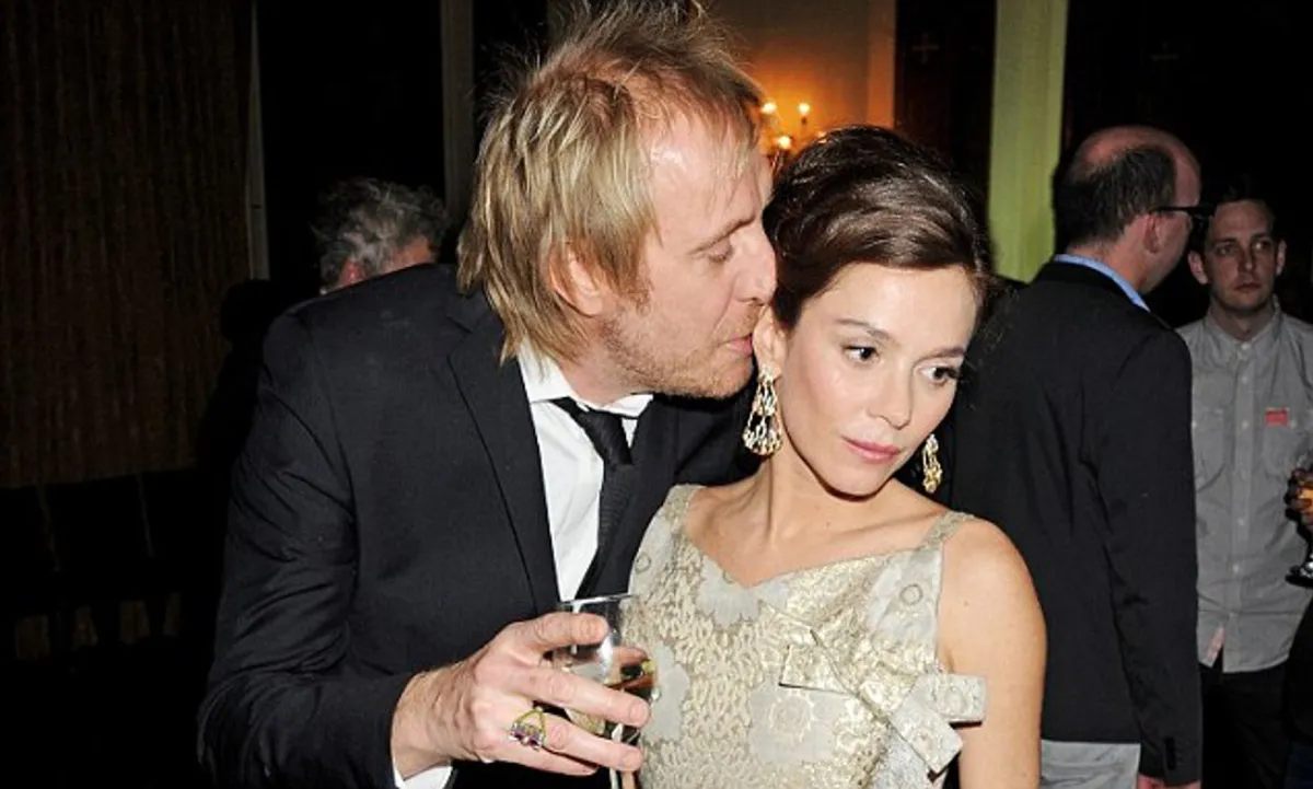 How many times has Rhys Ifans been married? Who are Rhys Ifans wives? - VBlogX