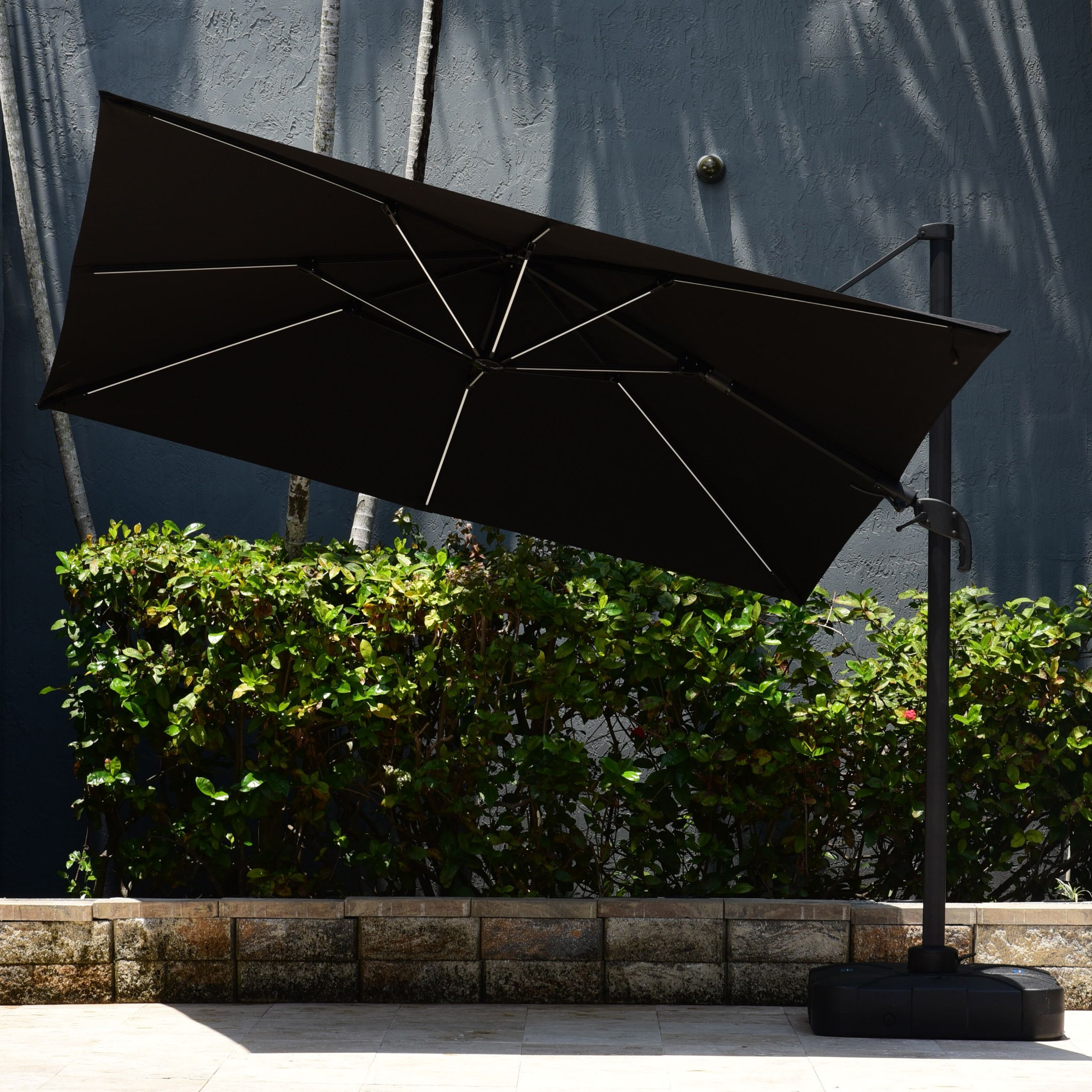 Featured Photo of Spitler Square Cantilever Umbrellas