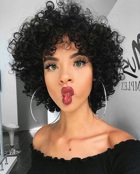 Full-Head-Beachy-Curls Chic Short Curly Hairstyles for Women 