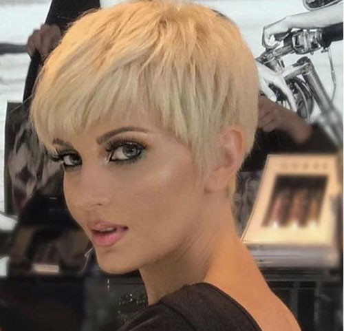 Blonde-Adorable-Short-Hair Short Pixie Haircuts for Pretty Look 