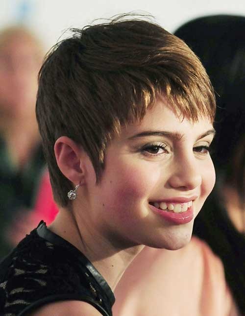 Short-Pixie-Haircut-with-Layered-Short-Bangs Best Pixie Haircuts 