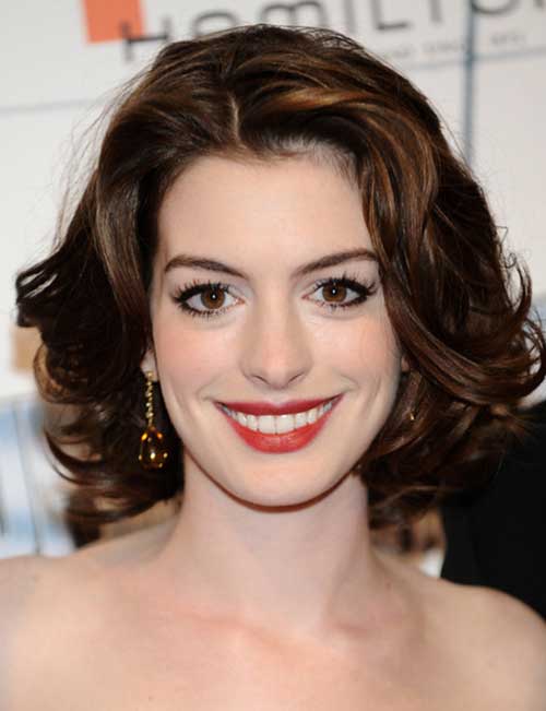Anne-Hathaway’s-Curly-Short-Hairstyle Celebrity Short Curly Hairstyles 