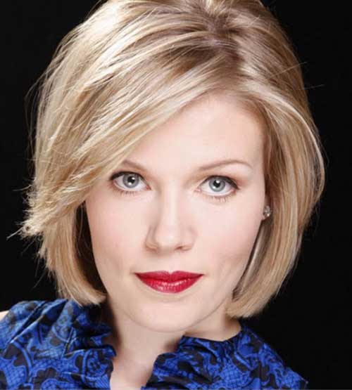 Casual-Side-Parted-Straight-Short-Hairstyle 28 Short Straight Casual Hairstyles 