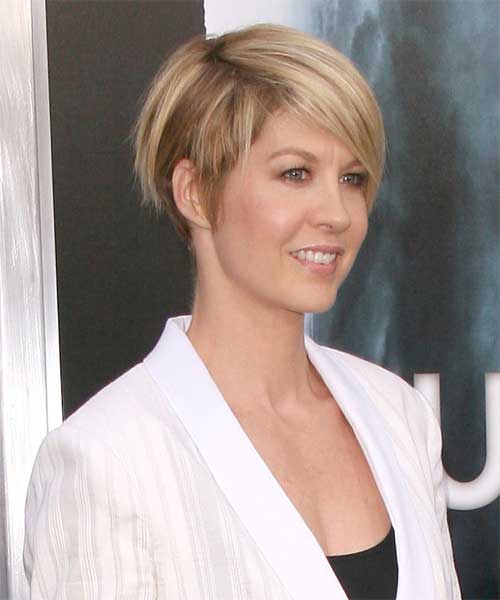 Jenna-Elfman’s-Short-Casual-Hairstyle 28 Short Straight Casual Hairstyles 