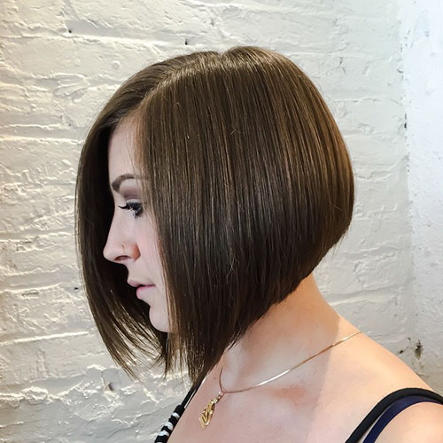 Short-Haircuts-for-Straight-Hair-4 Best Short Haircuts for Straight Hair of This Season 
