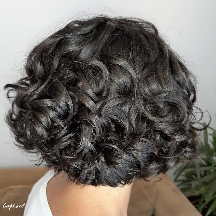 Naturally-Curled-Bob 35 Instagram Worthy Short Hairstyles 