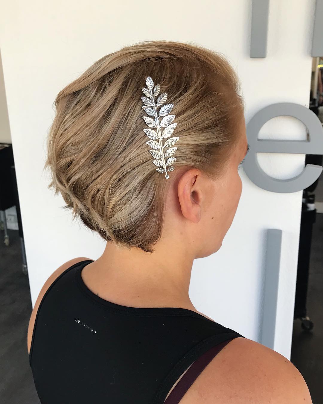 Pulled-Back 30 of the Most Elegant Wedding Short Hairstyles 