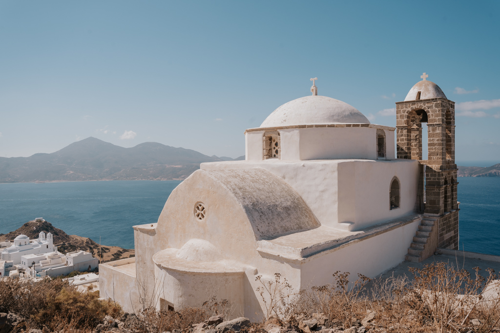 Plaka Milos: Complete Guide on Where to Stay + Things to Do