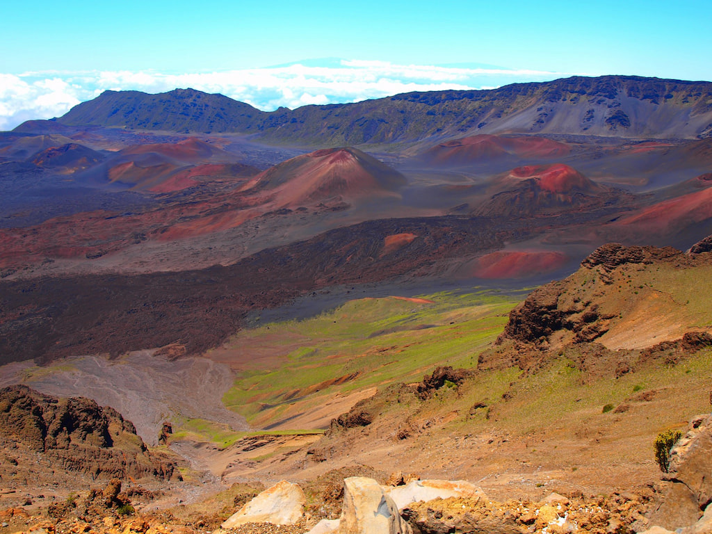 Beautiful sceneries in Maui - brown mountains under the blue skies