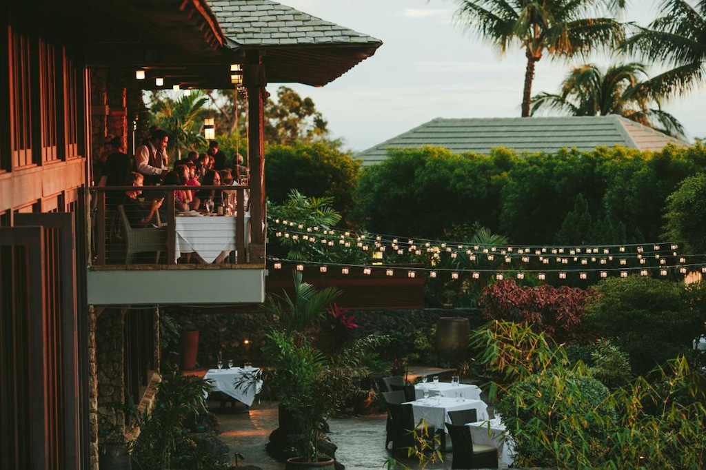 Hotel Wailea terrace filled with guests