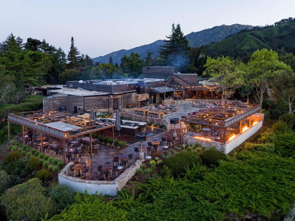 Best Boutique Hotels in Big Sur California amongst greenery