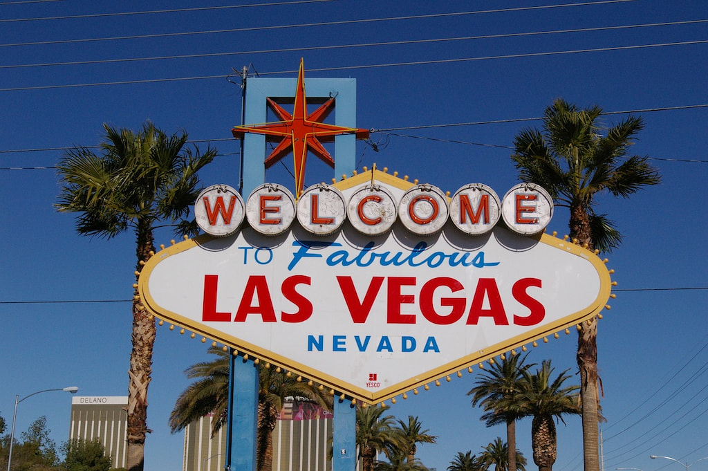 250 Best Las Vegas Captions for Instagram & Las Vegas Quotes