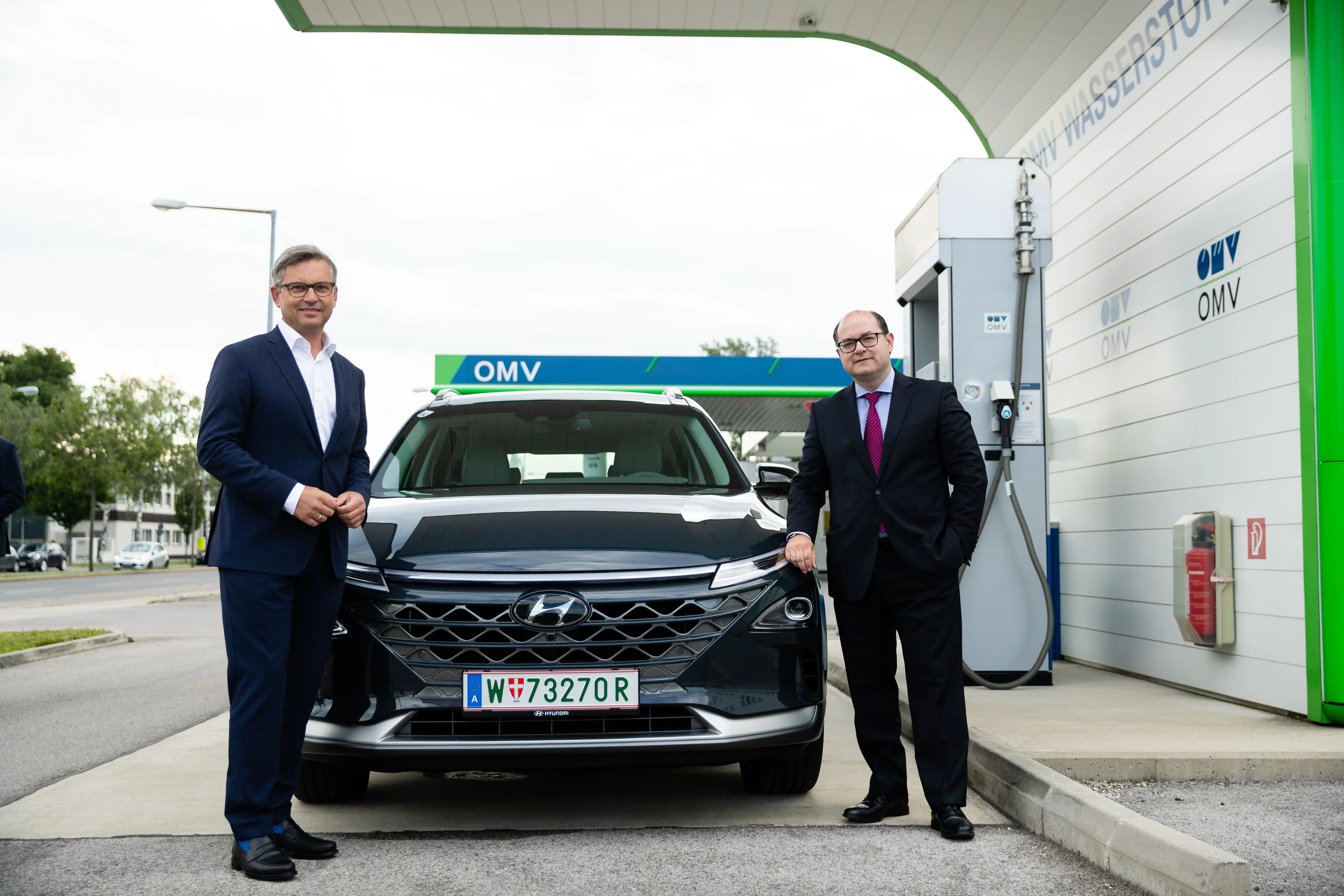 Ubergabe Eines Hyundai Nexo An Staatssekretar Dr Magnus Brunner Hyundai Osterreich