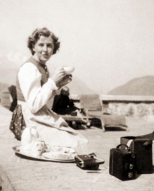 Eva Braun on hitler's balcony