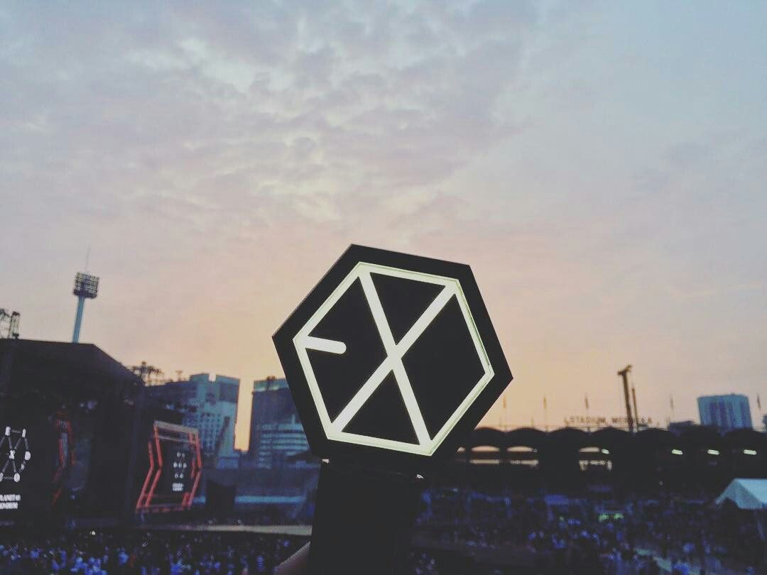 Featured image of post Iphone Exo Lightstick Wallpaper Tumblr is a place to express yourself discover yourself and bond over the stuff you love