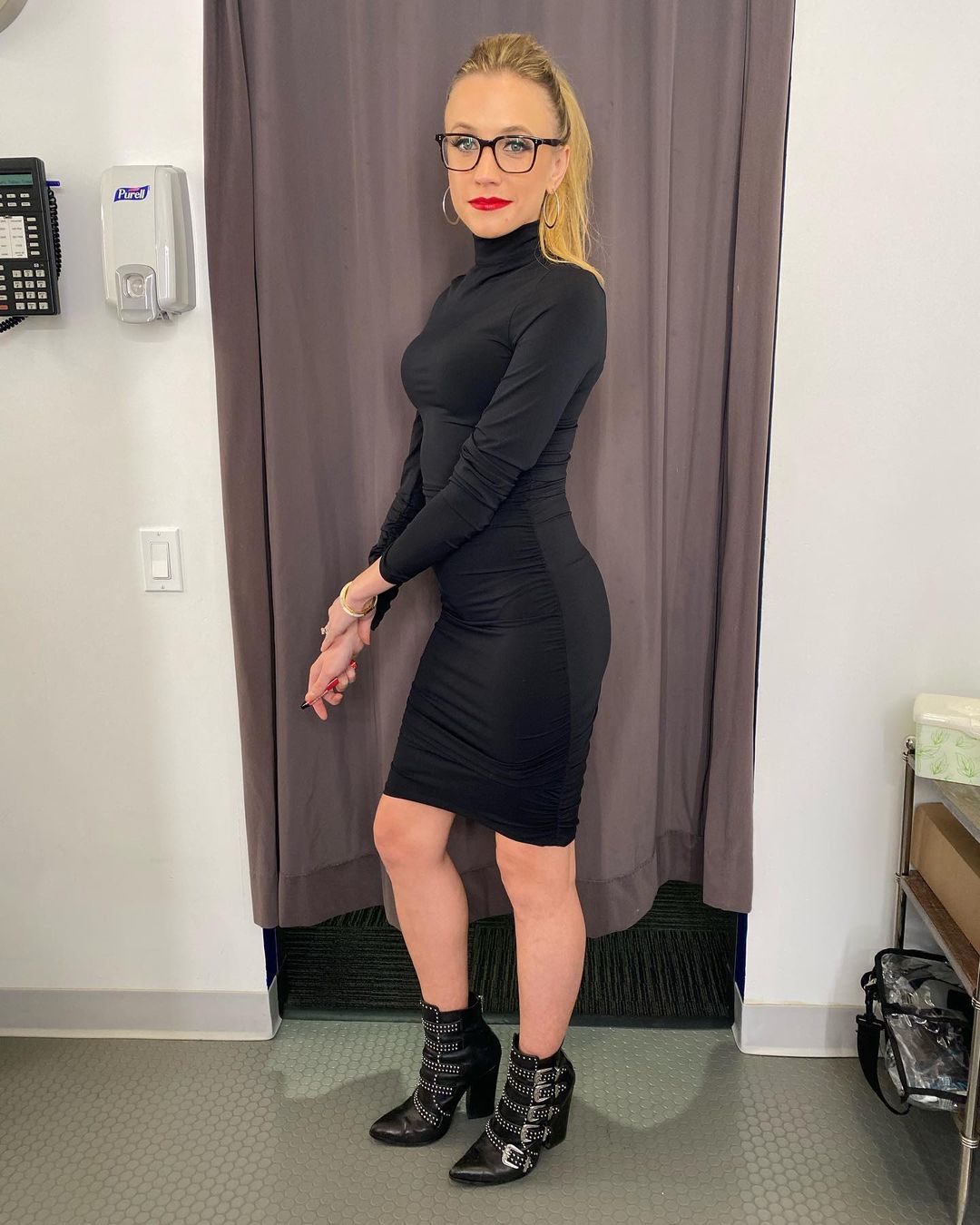 What Nationality Is Kat Timpf What Did Kat Timpf Say About Her Necklace Where Did Kat Timpf Go To College Abtc
