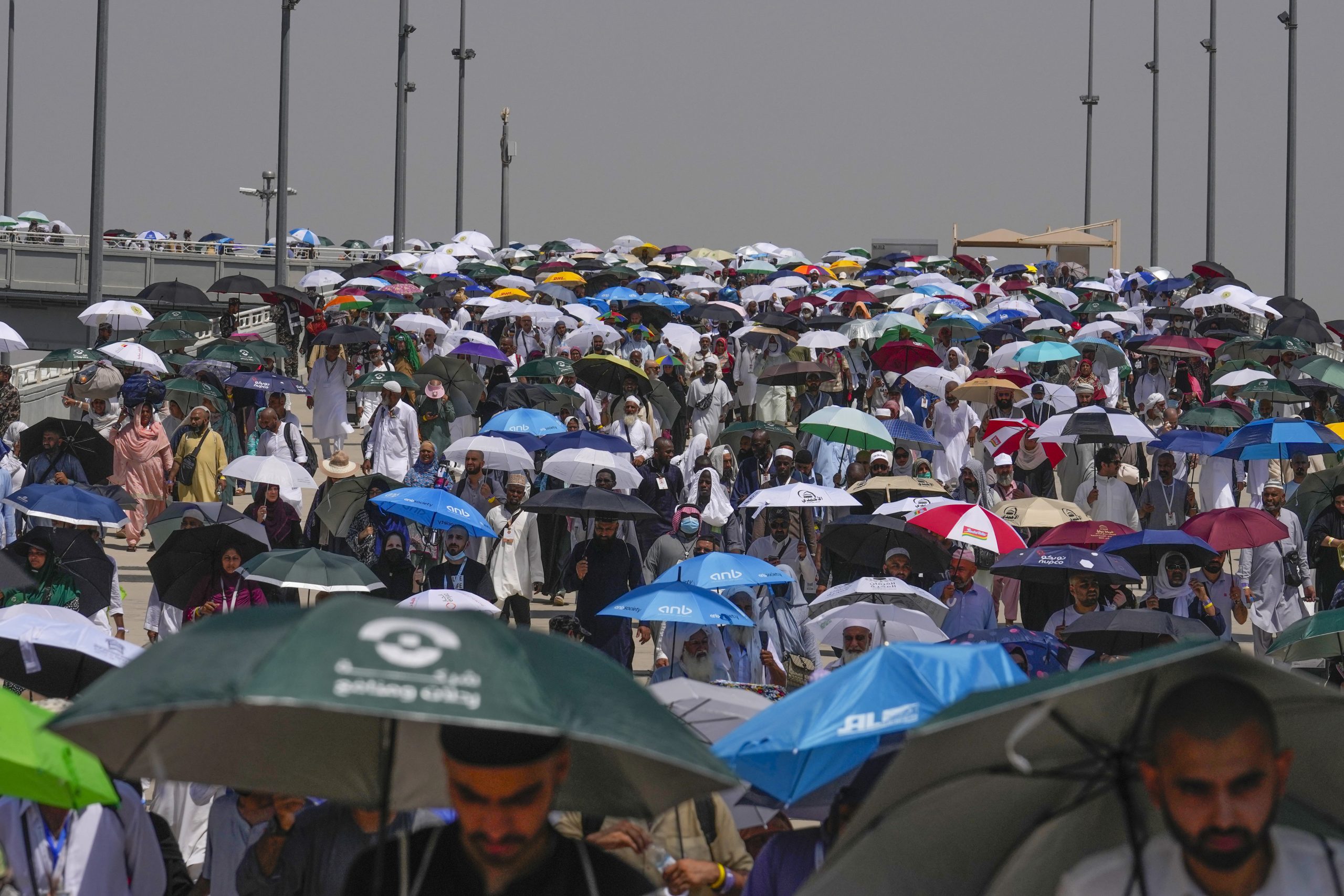 More than 1,300 people die during hajj, many after walking in scorching heat
