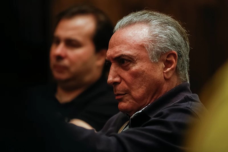 O presidente Michel Temer em reunião com ministros e líderes da base aliada no Palácio da Alvorada