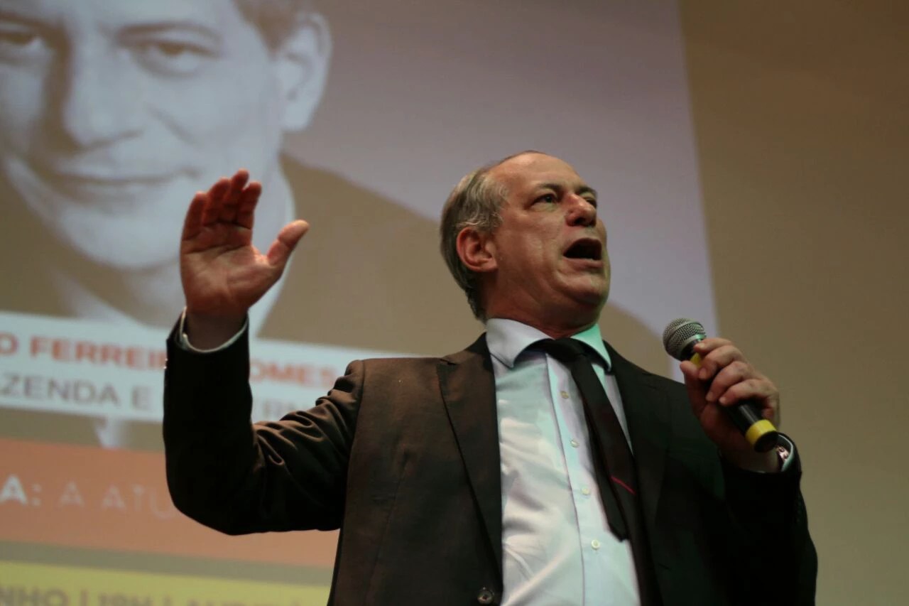 Ciro Gomes em palestra na UFABC, em 2017; no exterior, candidato citou dados falsos