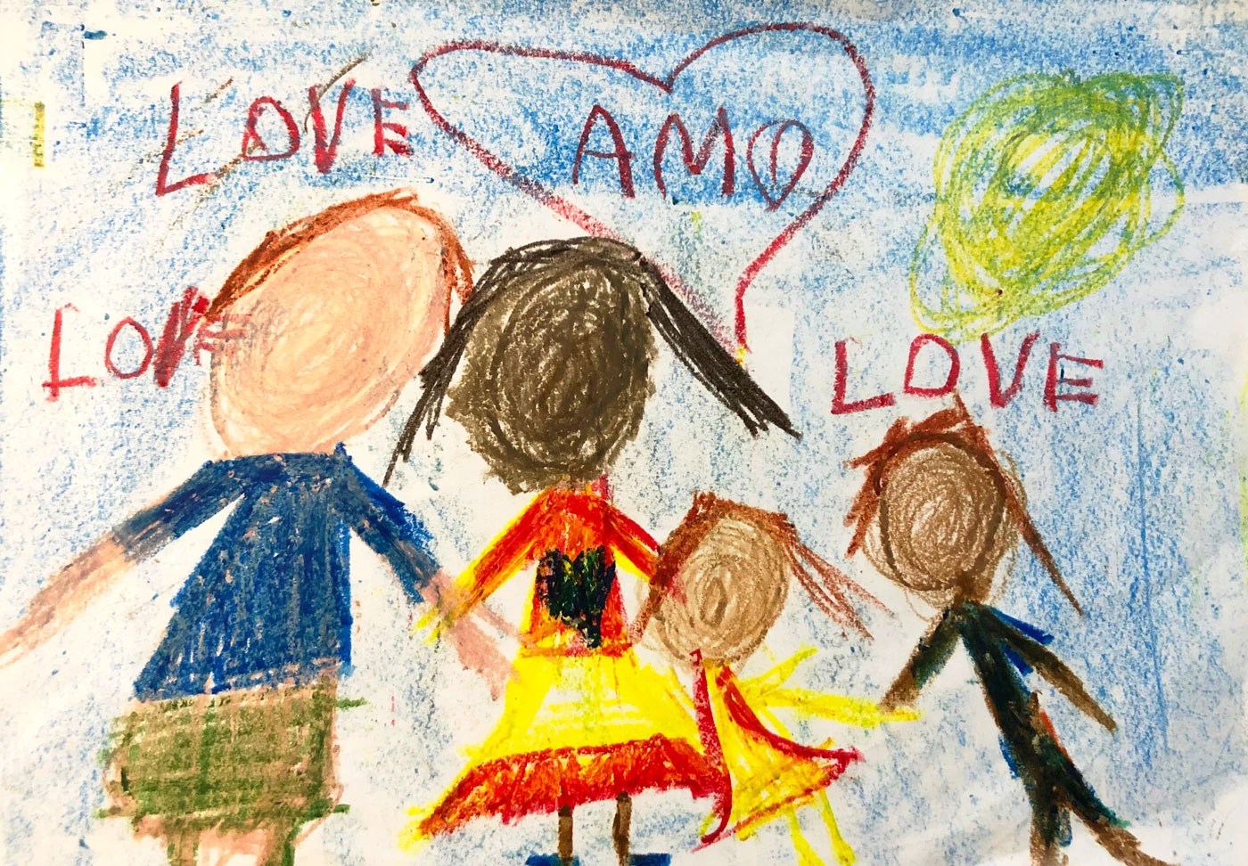 A escola é para todes; desenho feito por criança trans de 7 anos representando dois adultos e duas crianças, escrito "love"