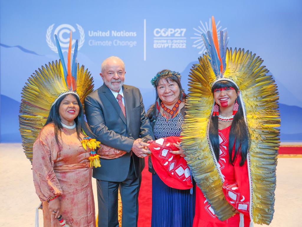 Sonia Guajajara, Lula, Joênia Wapichana e Célia Xakriabá durante COP27, no Egito, em novembro de 2022