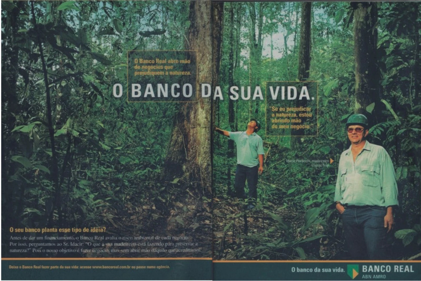 Banner de divulgação da madeireira Juruá, nela aparece seu dono Idacir Peracchi, um homem branco que aparece usando um capacete verde, óculos escuros, camisa verde claro e calça jeans.