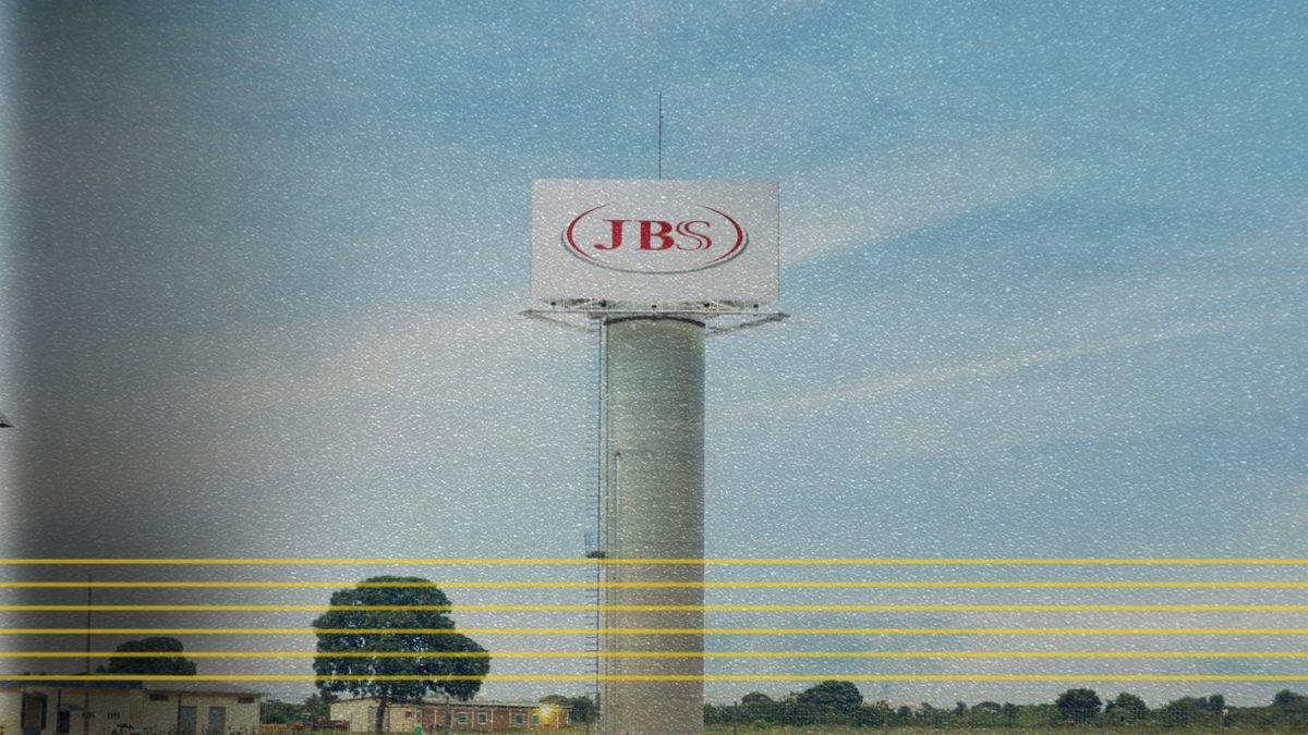 Imagem mostra torre com o logo da empresa JBS