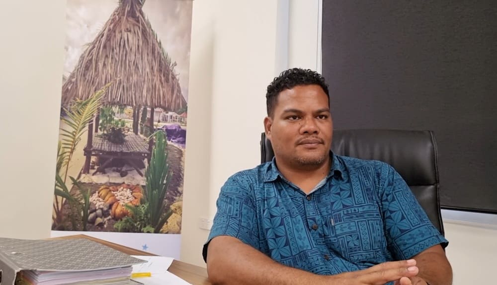 Simon Kofe, parlamentar de Tuvalu