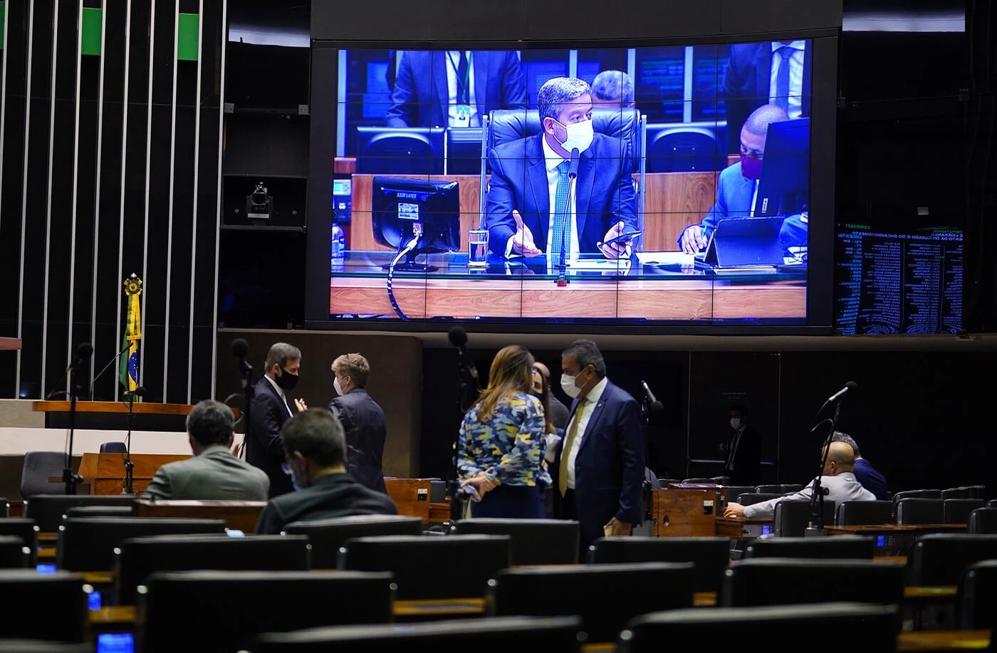 Aprovação do texto-base do projeto sobre licenciamento ambiental na Câmara dos Deputados em 13/05/2021