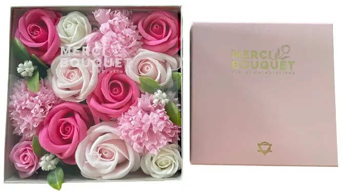 Caixa com flores quadrada - Bênção para Bebés - Rosa