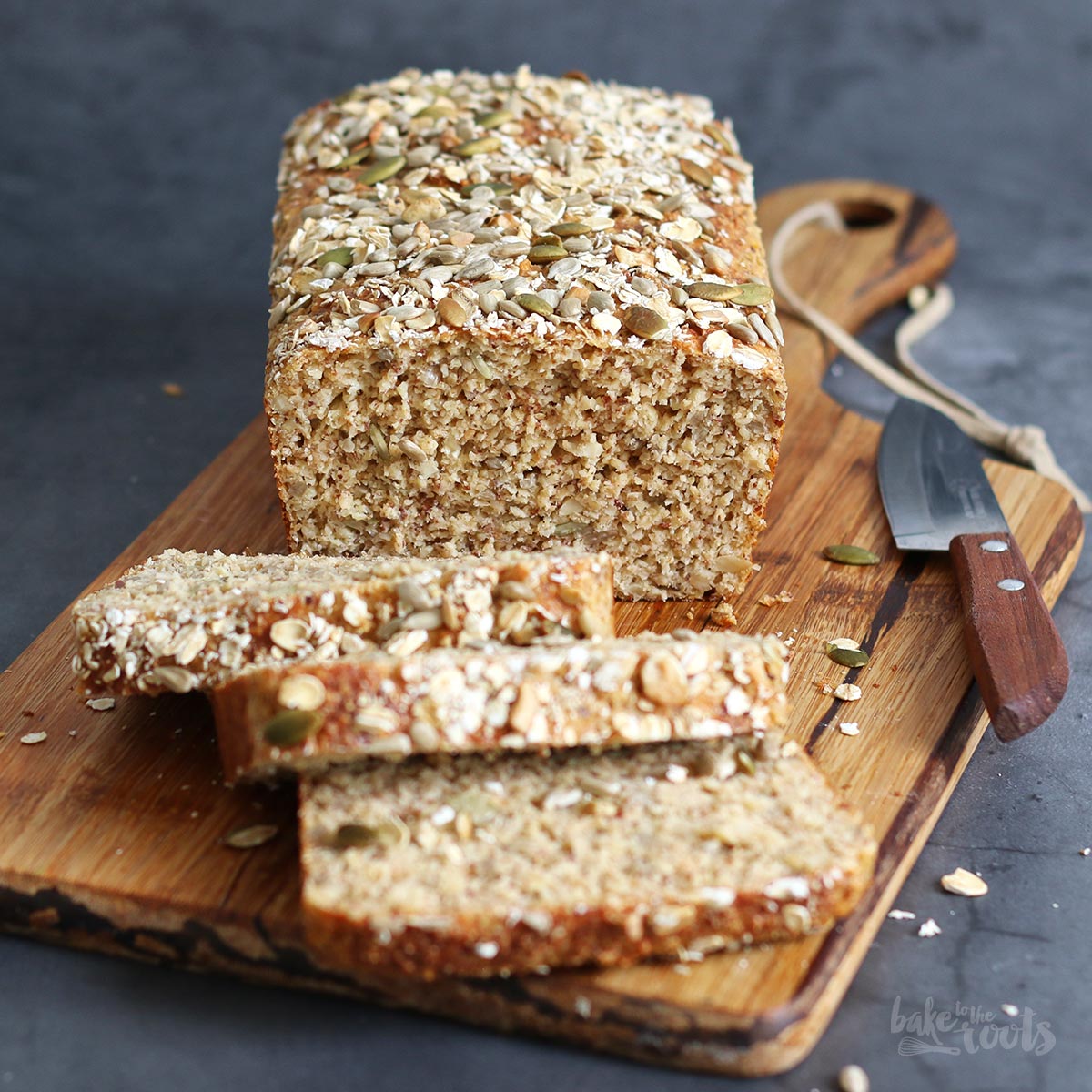 Low Carb Brot Mit Haferflocken Saaten Ohne Mehl Bake To The Roots