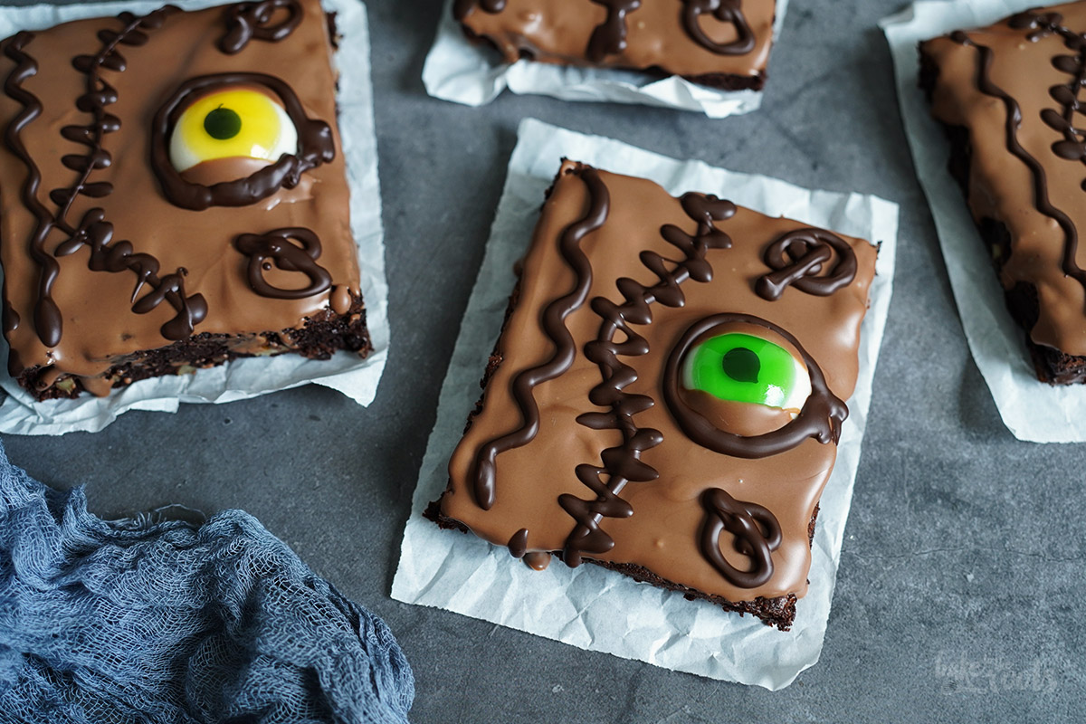 Hocus Pocus Spell Book Brownies Bake To The Roots