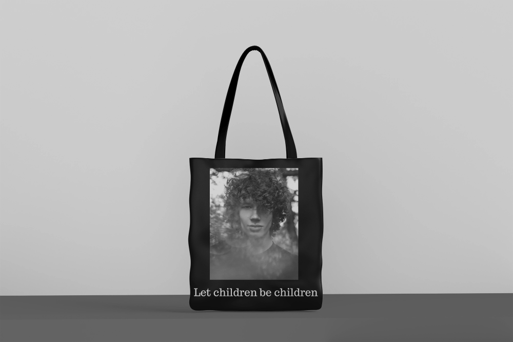 Plátěná taška "Let children be children" - Image 3