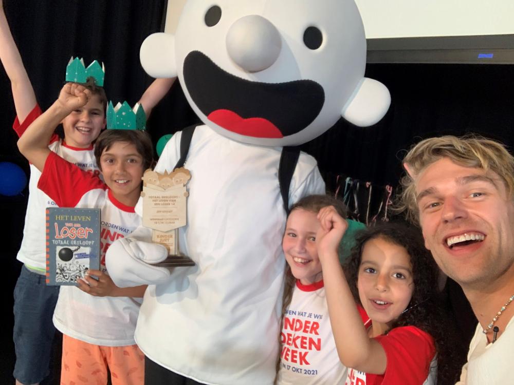 Winnaars Kinderjury Bekendgemaakt Door Presentator Ridder Van Kooten Bibliotheekblad