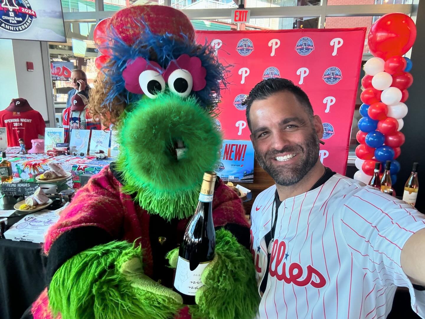 Former Phillies prospect finally makes it to Citizens Bank Park, via wine deal