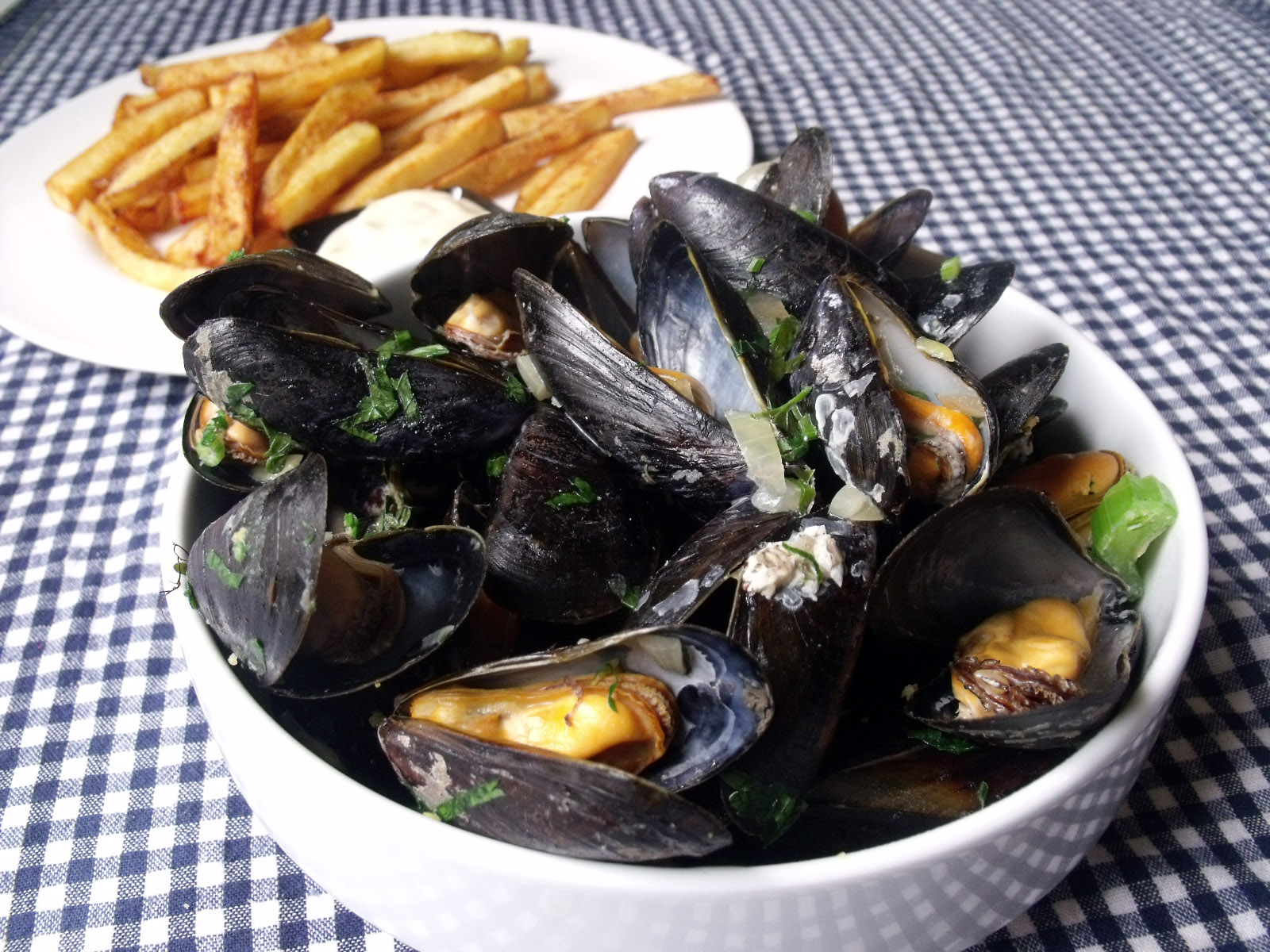 2 245 Choisir Nettoyer Et Appreter Des Moules Bianca Au Naturel