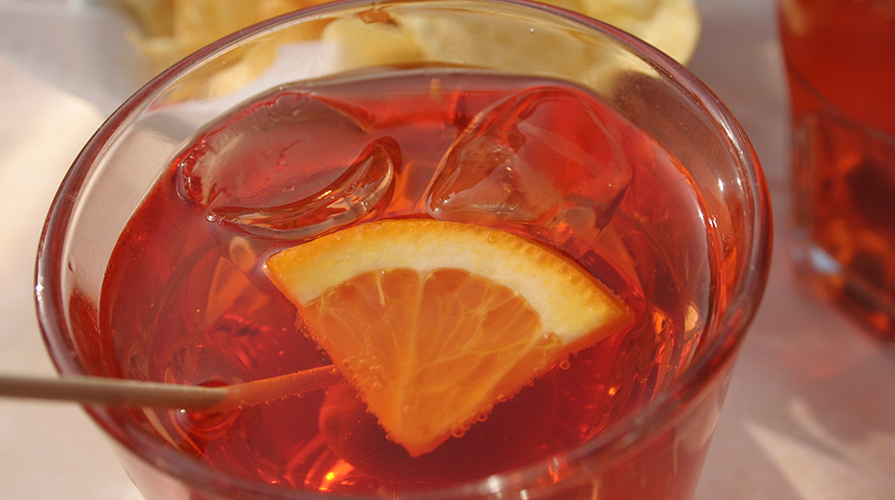 Aperol E Spritz La Storia Peperoncini Dintorni