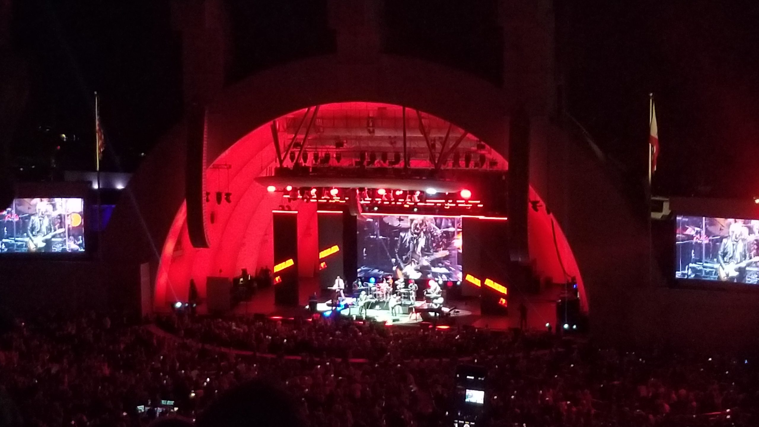 red light bandshell for Hall & Oates