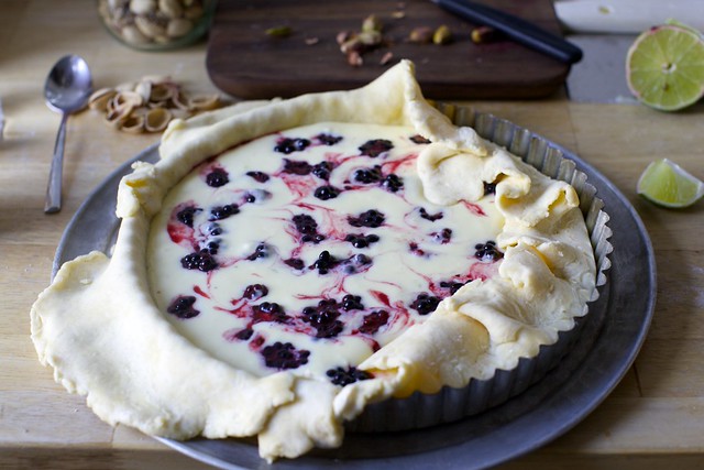 a loose, messy crimp