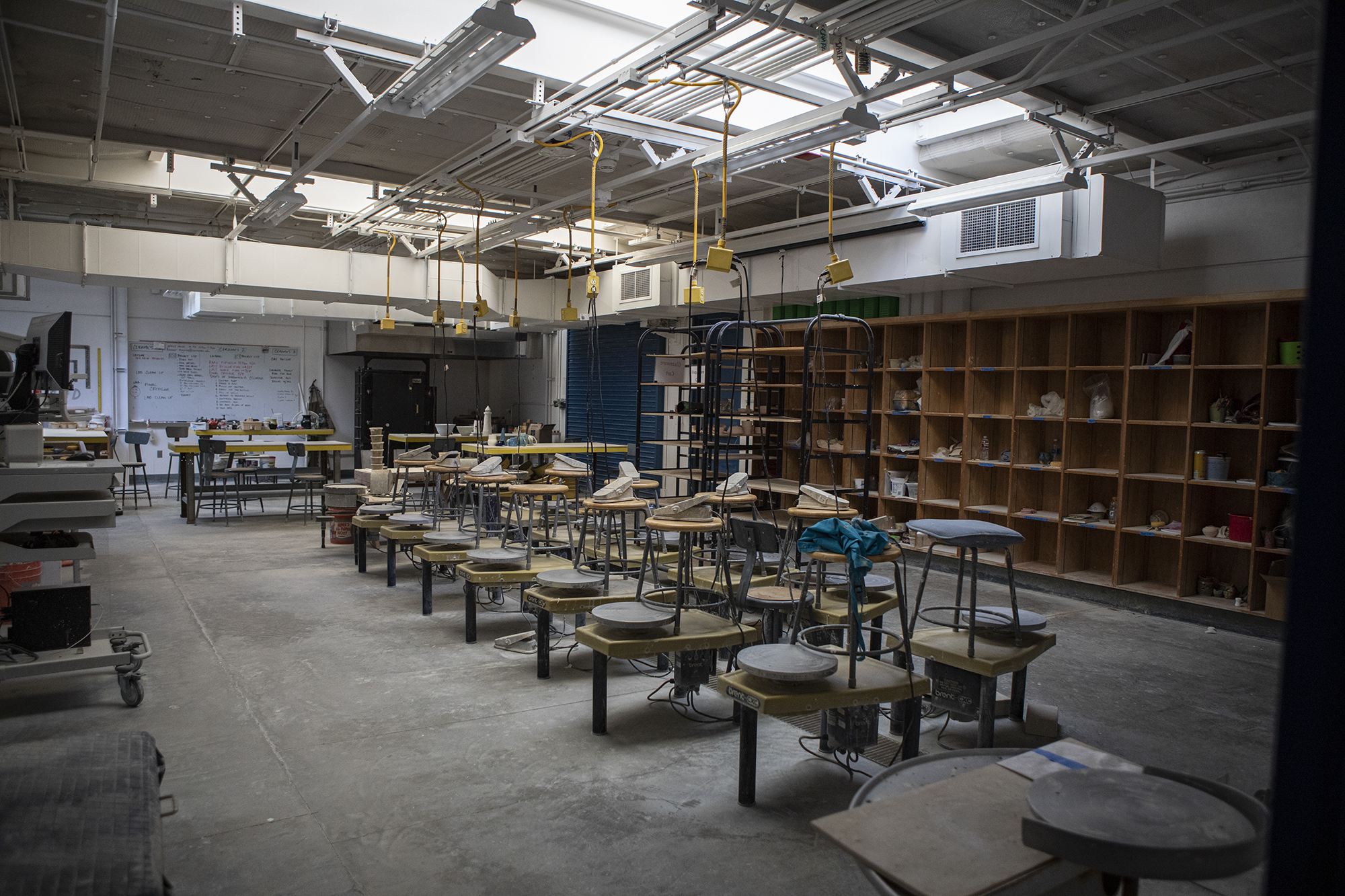 An empty art classroom at Cerro Coso College in Ridgecrest on May 10, 2023. Photo by Larry Valenzuela, CalMatters/CatchLight Local