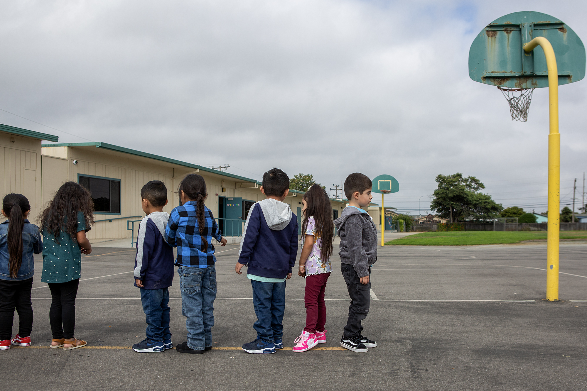 Students line up on the first day of school at Loma Vista Elementary School in Salinas on Aug. 8, 2023. Photo by Semantha Norris, CalMatters