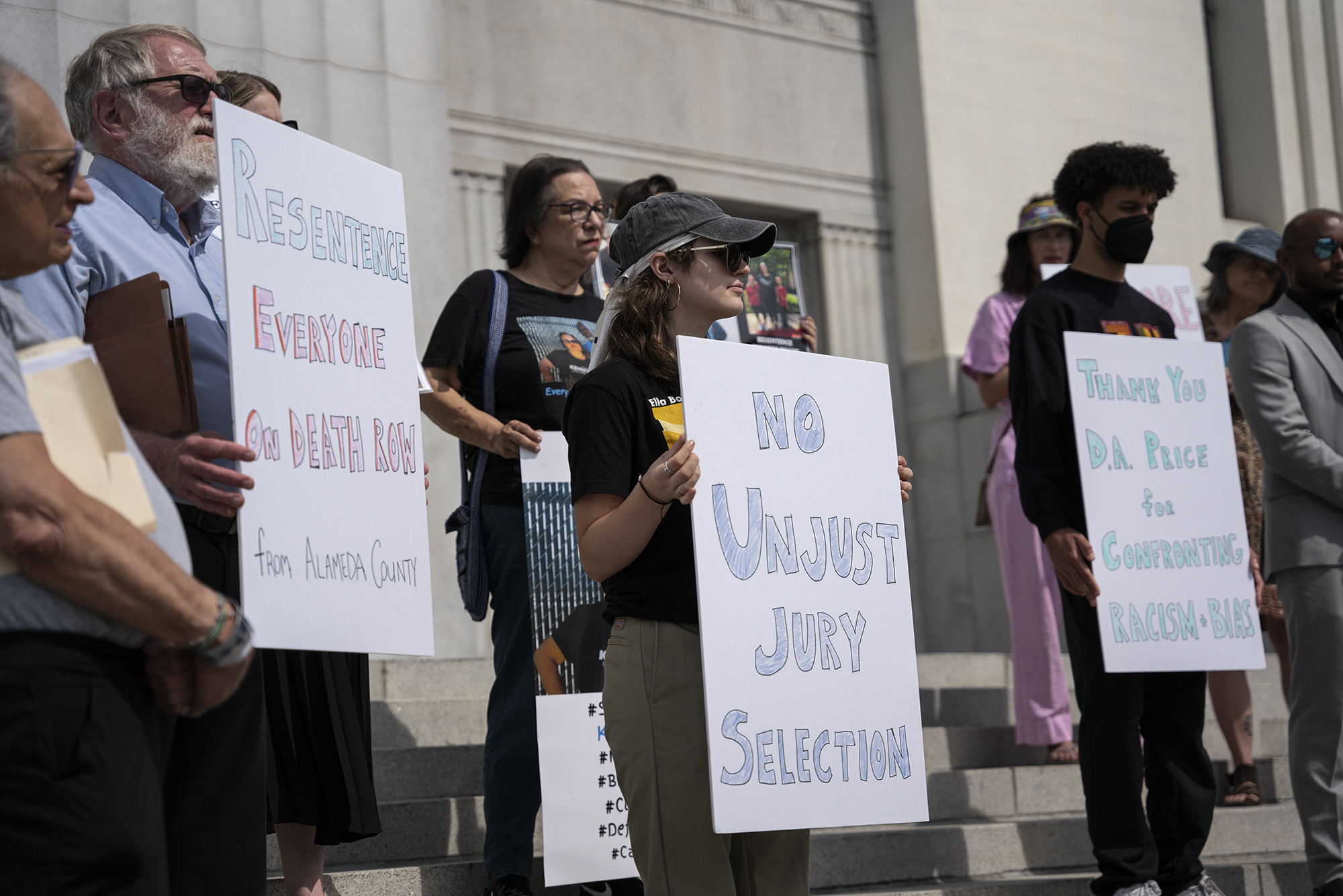 Local Leaders gather at the René C. Davidson Courthouse in Oakland on June 18, 2024, to call for the Alameda County district attorney to resentence all death penalty cases in the county. Photo by Florence Middleton, CalMatters
