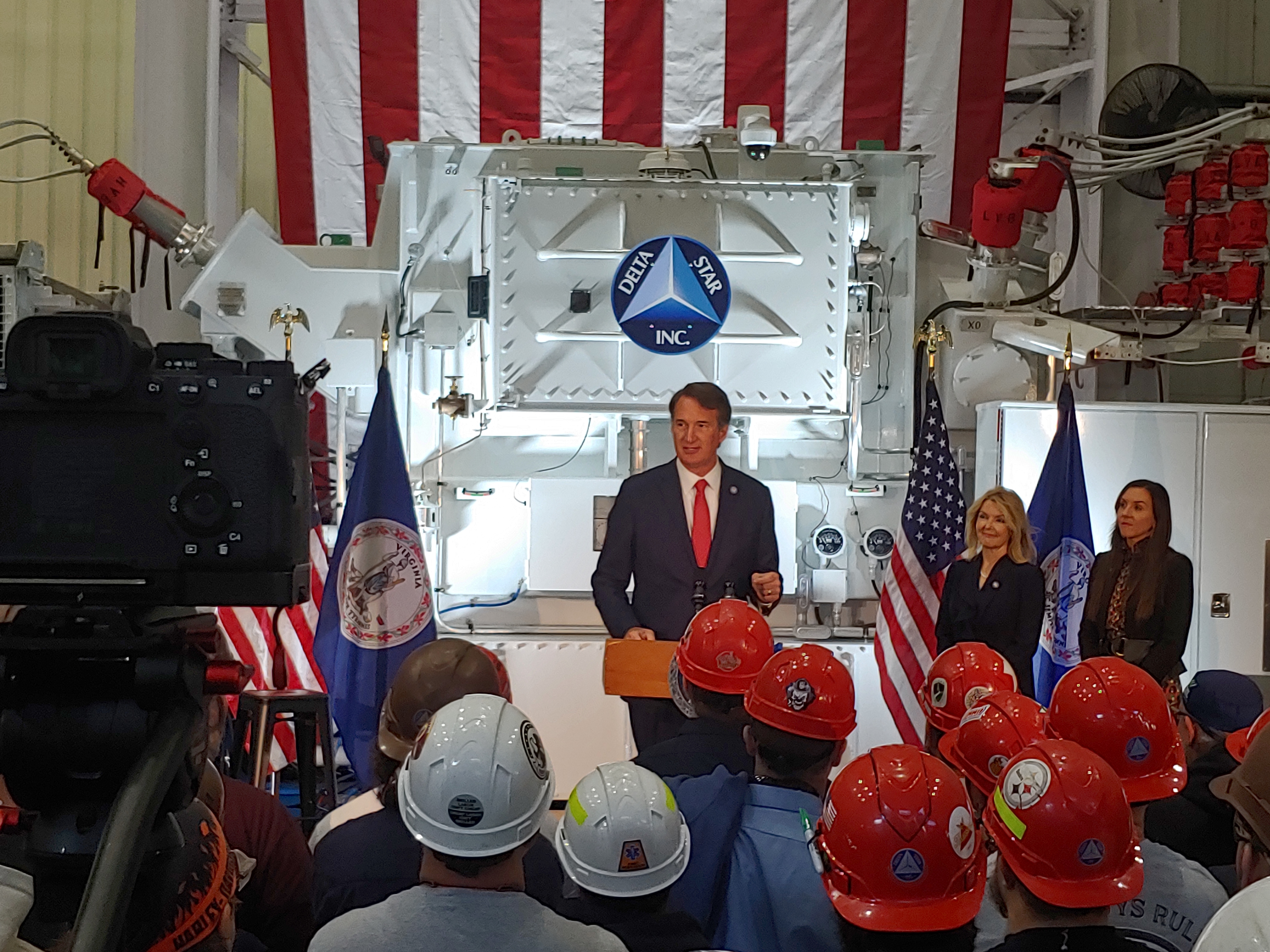 Gov. Glenn Youngkin speaks at the roll-out of his energy plan in Lynchburg. Photo by Dwayne Yancey.