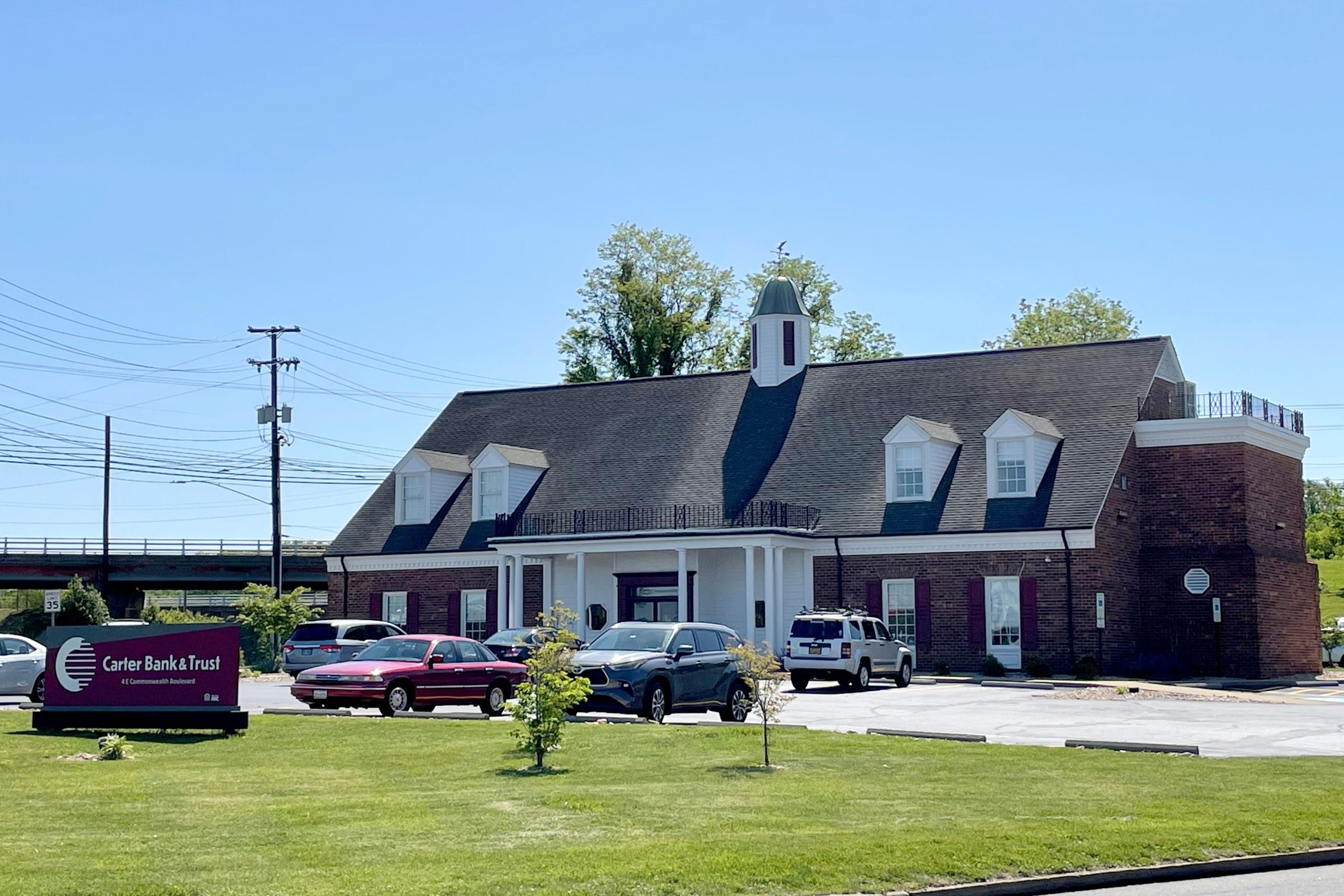 Carter Bank & Trust in Martinsville. Photo by Matt Busse.