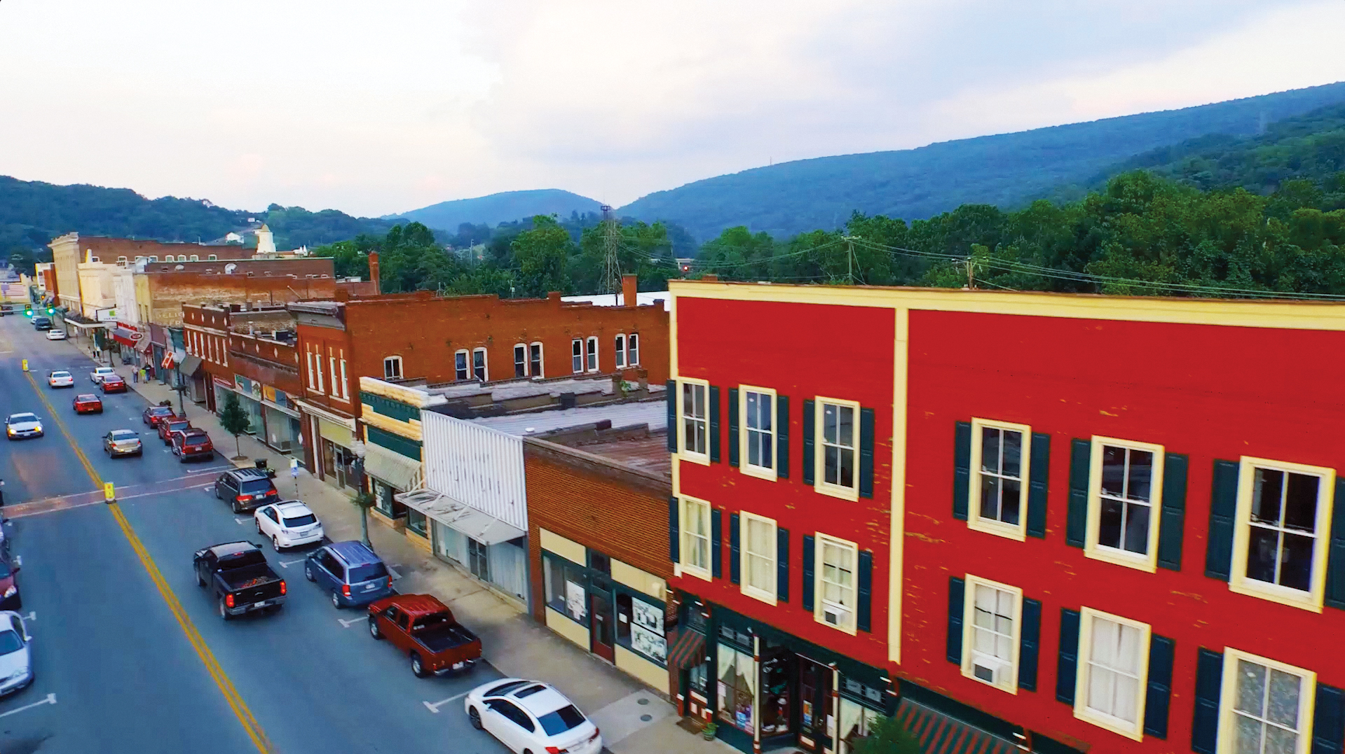 Downtown Clifton Forge. Alleghany Highlands Chamber of Commerce.